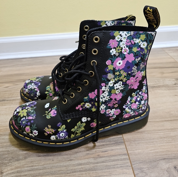 🌸DR. MARTENS 1460 PASCAL VINTAGE FLORAL LEATHER LACE-UP BOOTS, size US 10 - Picture 3 of 9